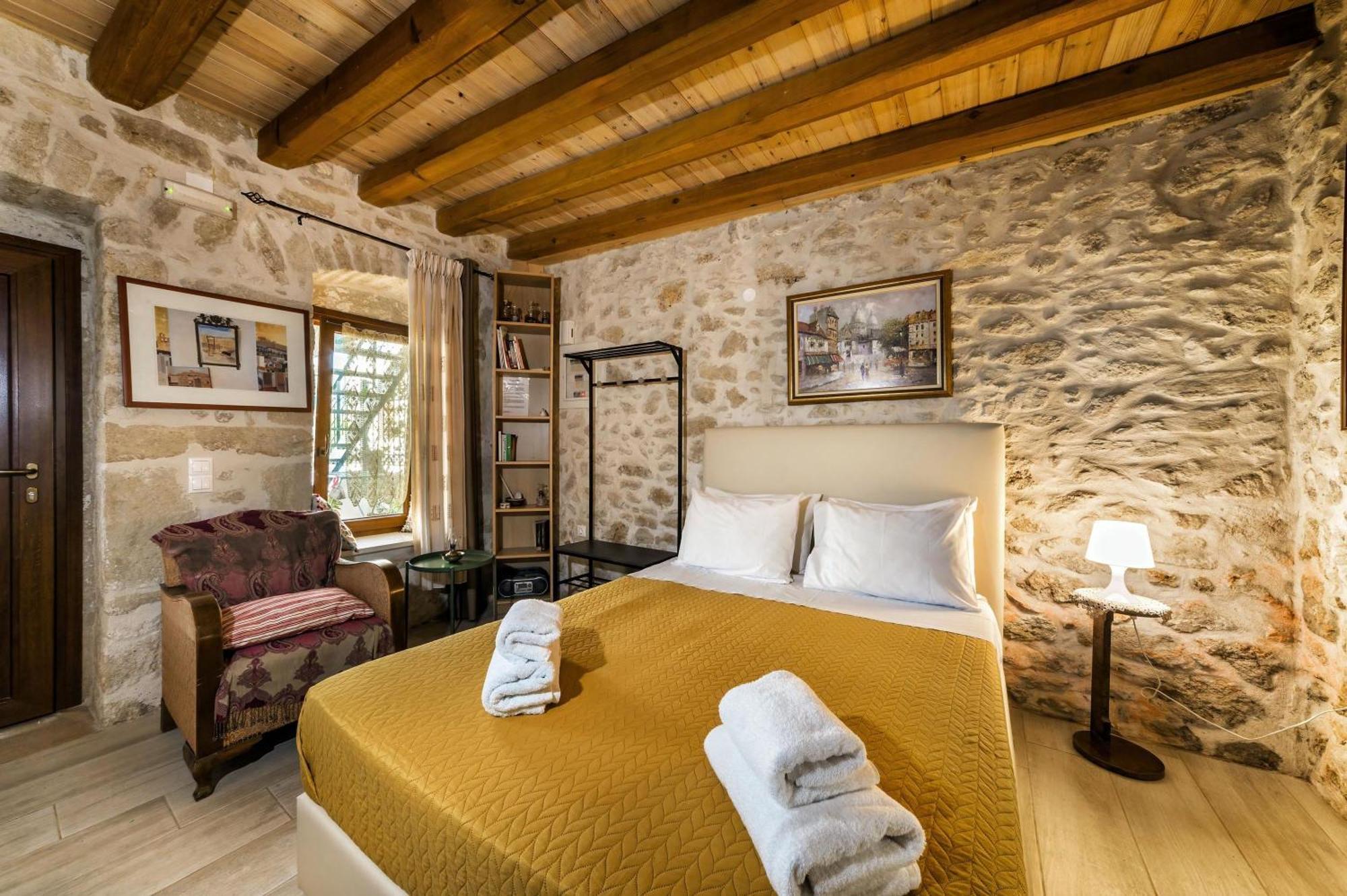 Guest House Aphrodite Kato Archanes Exterior photo